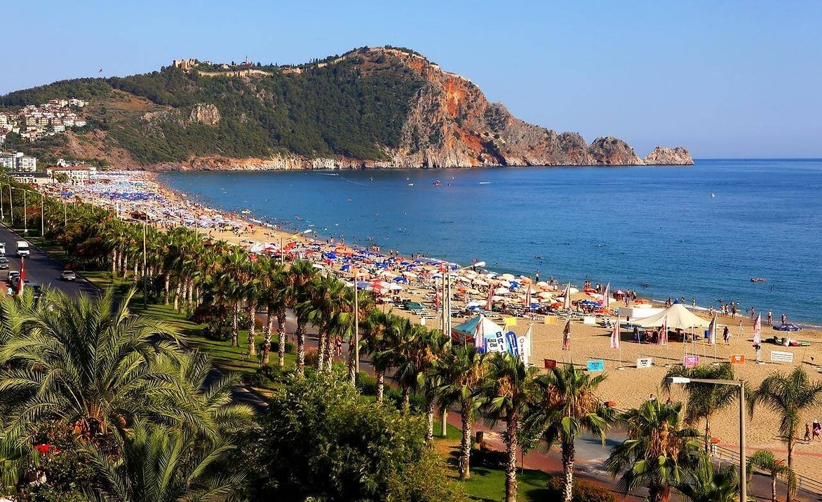Большая квартира 1+1 в 400 м от пляжа Клеопатра (Kizlar Pinari mah.)