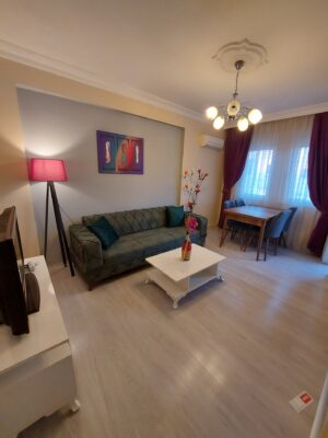 Квартира 2+1 с мебелью в центре Аланьи, Дамлаташ 50 м