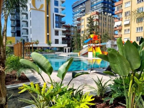 Квартира в Cebeci Towers на первой линии моря в Махмутларе