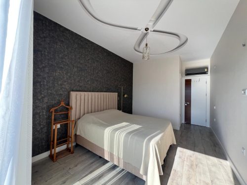 Просторная квартира 4+1 в районе Тосмур, Алания, всего в 350