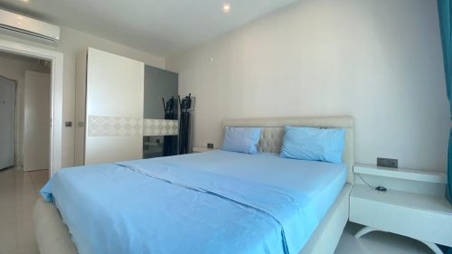 Стильная квартира с видом на море в Konak Seaside Resort,